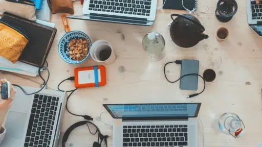 YB DigiLab : innovation num&eacute;rique, IoT & IA pour acc&eacute;l&eacute;rer votre performance.